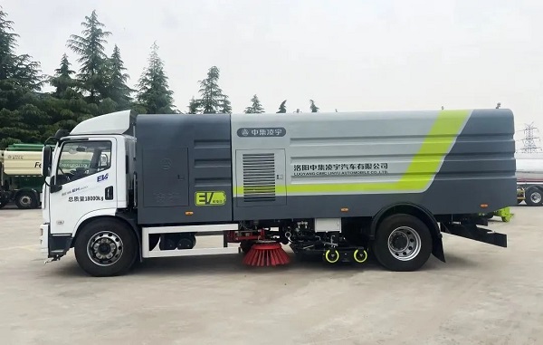 凌宇純電動(dòng)洗掃車的特點(diǎn)詳解！出色在哪？