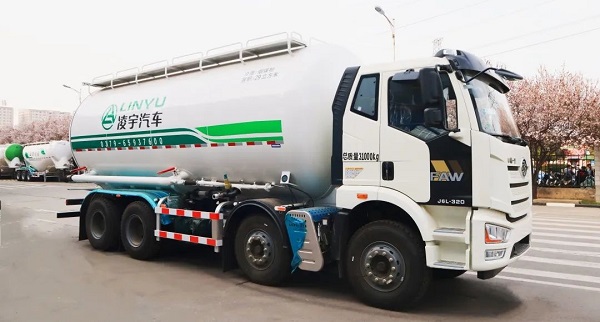 凌宇干混砂漿車的特點(diǎn)都有什么？